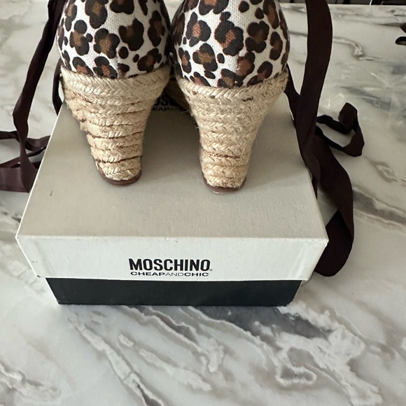 Vintage Moschino Animal Print wedge ankle strap shoes w/ribbon tie. size -6.5 - Picture 9 of 14
